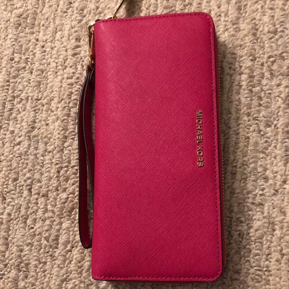 Michael Kors wristlet